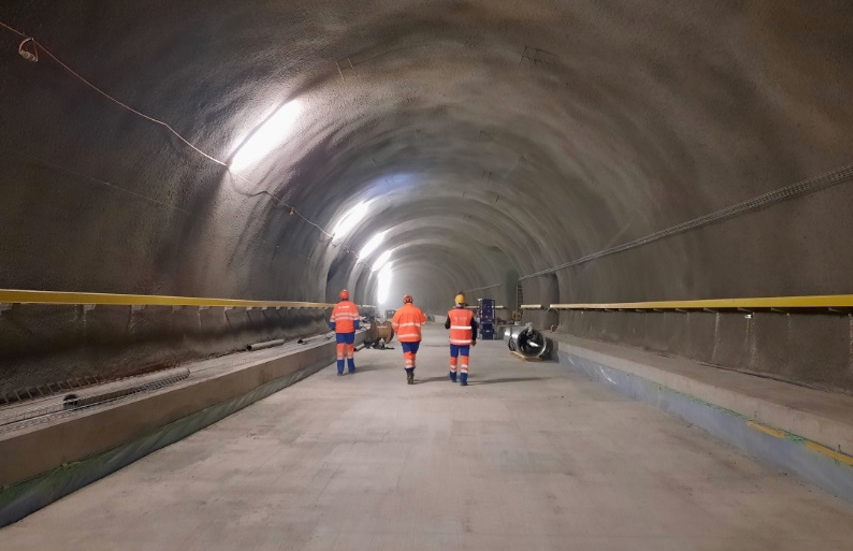 Túnel de Leb (Suiza, 2021); Hormigón proyectado como revestimiento final